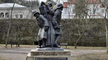 Trutnov, Emil Schwantner, Statue Tanz des Todes