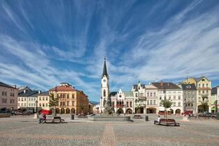 Trutnov,Persönlichkeiten, Uffo Horn, Krakonoš-Platz mit dem Geburtshaus von Uffo Horn