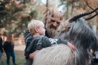 Trutnov, Rýbrcoul - duch hor, krampušáci  dětem