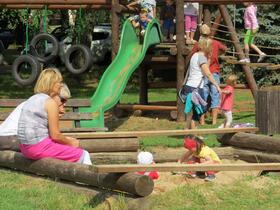 Trutnov, Kemp Dolce, Závody dračích lodí, foto Anděla Veselá