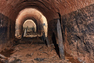 Trutnov - opevnění: Podzemní sál připravený k betonáži