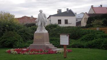 Trutnov, Putování s Josefem II., Hostinné