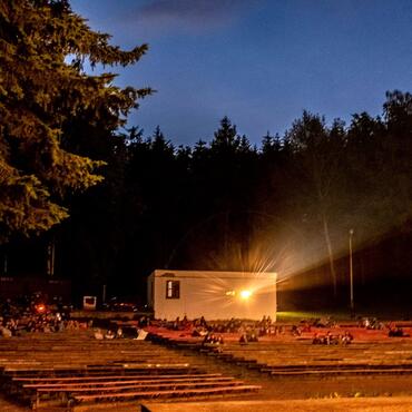 Trutnov, areál Bojiště, letní kino, Obecná škola