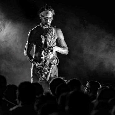 Trutnov, Jazz world photo, 1.místo Hervé Escario, Francie, saxofonista Shabaka Hutchings
